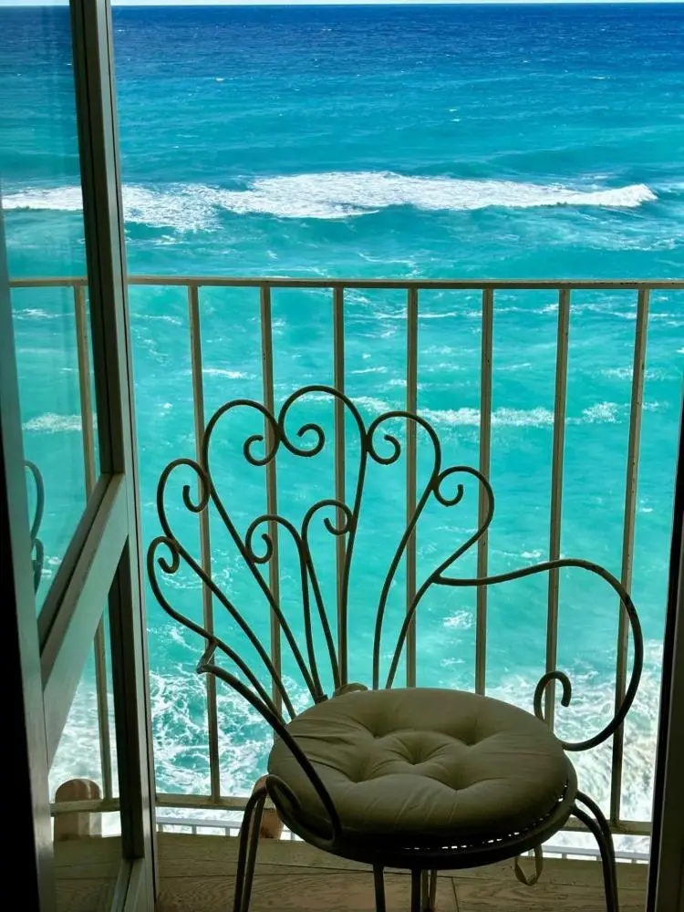 Three-Bedroom Apartment with Ocean View